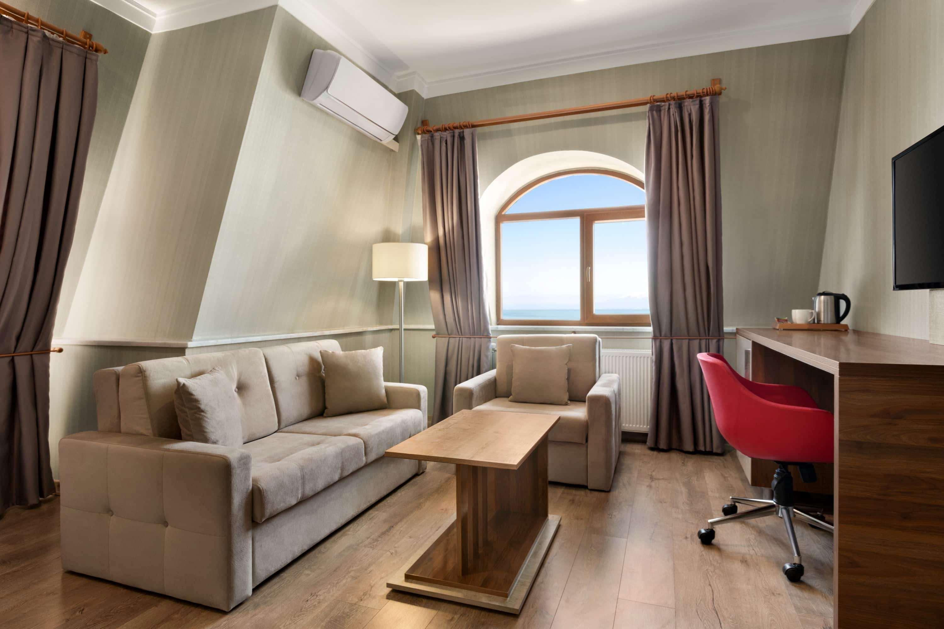 Ramada By Wyndham Van Buitenkant foto